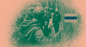Grafika ze zdjęciem ludzi w lesie.